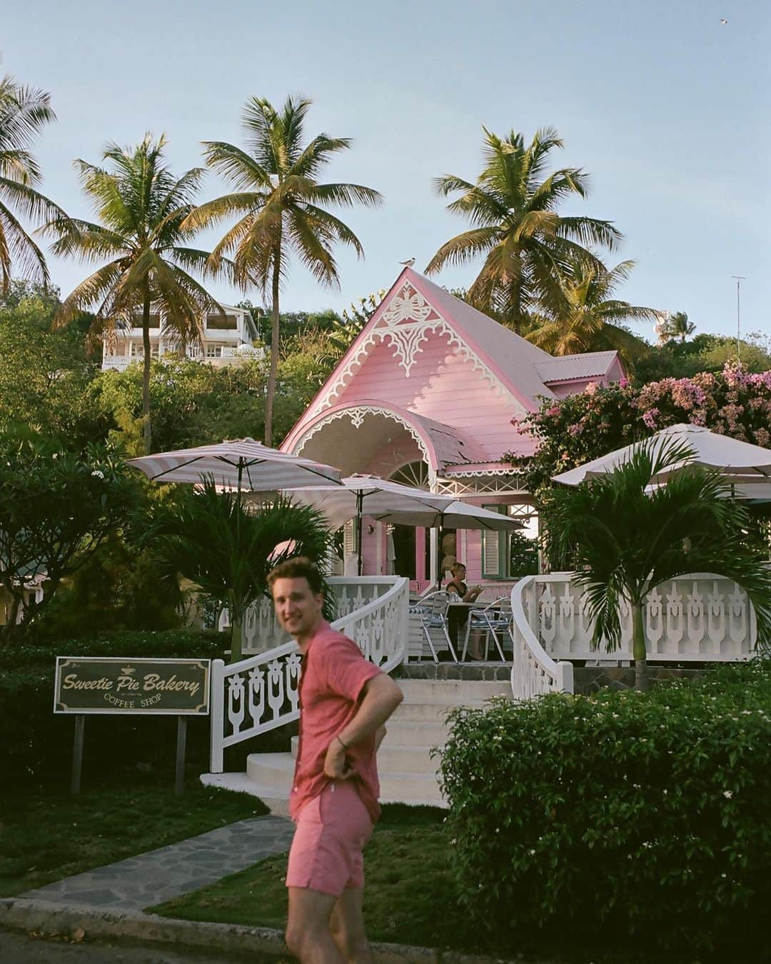 オールバーブラウンさんのインスタグラム写真 - (オールバーブラウンInstagram)「#TBT to our trip to @MustiqueIsland, where @MarcelFloruss brought his #35mm film camera to help capture the moment with authentic, unfiltered images. What gives you holiday nostalgia? 🎞📷 #MustBeMustique #FeelSummer #OrlebarBrown #OBsAroundTheWorld」9月12日 22時34分 - orlebarbrown