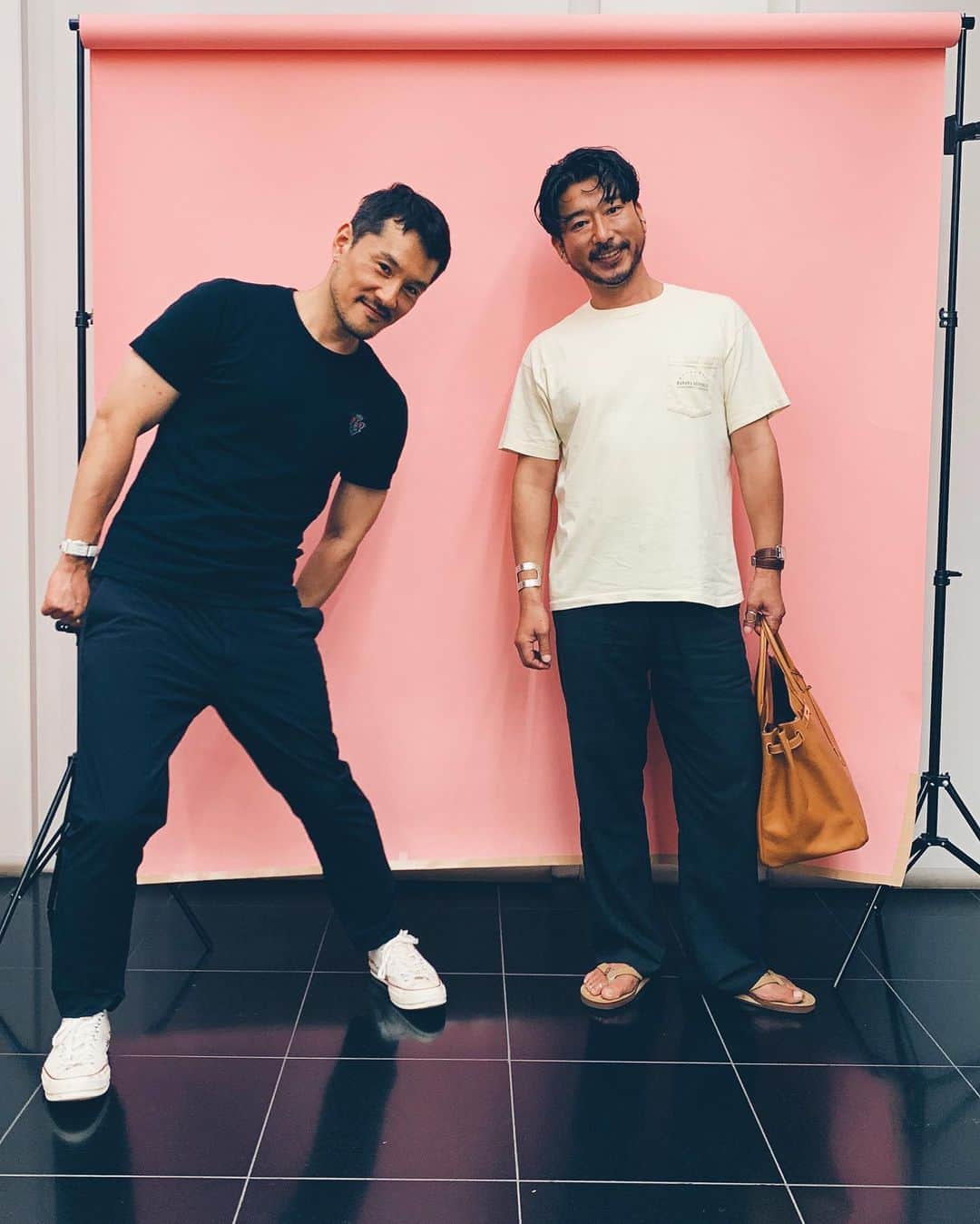 小塚源太のインスタグラム：「My hair stylist @bayokkun 🙌🏼 かれこれ25年の付き合いだから 多くを伝えずとも、すべてを理解してくれる とても心強い存在✔︎友よ、いつもありがとう！ #beautrium #haircut #best #hairstylist」