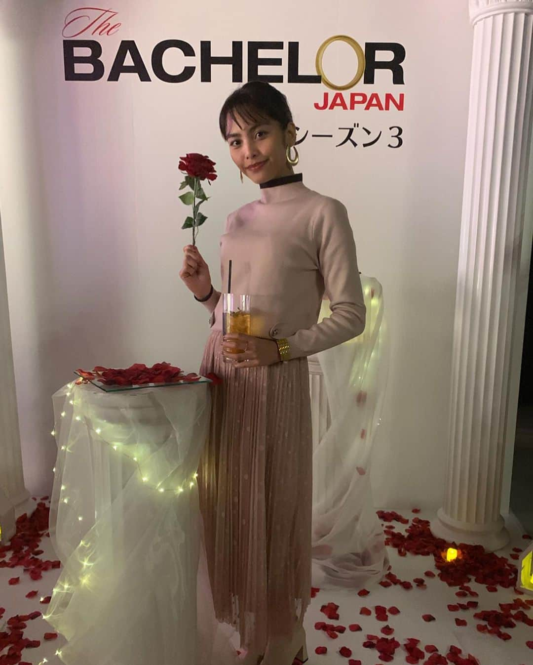 芦住彩來さんのインスタグラム写真 - (芦住彩來Instagram)「@bachelorjapan ・  バチェラー3の先行試写会 にご招待していただきました🌹 ・ 友永さん、ゆきぽよちゃん、相席スタートさん 藤井サチちゃん達をゲストに迎えてのトークも面白かったよ😀 ・ ・ 女の子それぞれの個性が強すぎて 圧倒されたり、笑ったり…😂 ・ ・ とりあえず私の中で推しメン は決まったから応援しよっと٩( 'ω' )و 今日もさっしーのツッコミに笑いました😂 ・ @amazonprimevideo で 今日の0時〜配信スタート！！ ・ あぁ、早く続きが観たい！😆✨✨ ・ ・ #女の世界 #バチェラー #バチェラー3 #試写会 #友永真也 @tomonaga_shinya  #pr」9月12日 22時44分 - i._am_sarah