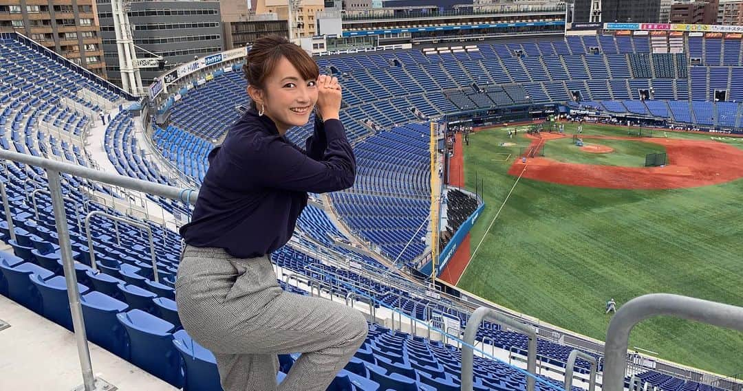 細田阿也さんのインスタグラム写真 - (細田阿也Instagram)「@tbsbaseball  #samuraibaseball  #サムライベースボール  @baystars_official  #横浜denaベイスターズ  @yomiuri.giants  #読売ジャイアンツ  #富山常備薬グループ #アルクール  市原さん より #奈良大和生薬 #奈良八味地黄丸錠 栗田社長  紳士なお二人より親切丁寧に ご紹介頂きました☺︎ 昨日今日と スタッフさんの至れり尽くせりの心配りに感謝です。  一瞬ではありましたが  #原点回帰 お声がけ頂けたこと  #BSTBS に出演できたこと  恩返ししたく務めさせて頂きました！！！ 久しぶりの#生中継 #生CM で気が張ってましたが  皆様に支えられましたよぉ。  #ハマスタ #ウィング席 の風も気持ちよく 一進一退の攻防 楽しかったです！！ #TBS #野球 #野球観戦 #baseball #ベイスターズ #巨人  #TBSスポーツ班 の皆様に育てて頂き今があります😊」9月12日 22時47分 - hosodaaya