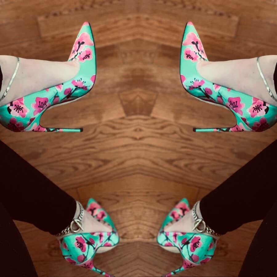 のインスタグラム：「It’s ALL about @drinkarizona especially now that they launched their 99cent magazine. These are the Arizona FM pumps from our collaboration. 🍒 🌸 #fmpump #arizona #sickshoes #fashion #madeinitaly #arizona #icedtea 🍹」