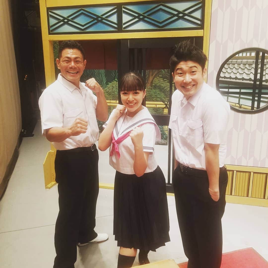 太田芳伸のインスタグラム：「遅くなりましたが 今週は、祇園花月にて 信濃リーダーの新喜劇に出させて貰ってます‼️ ９月10日～16日までー  終わりに京都観光してきましたよ☺️👍 美女２人とオヤジ１人で🎵 違和感が凄い。」