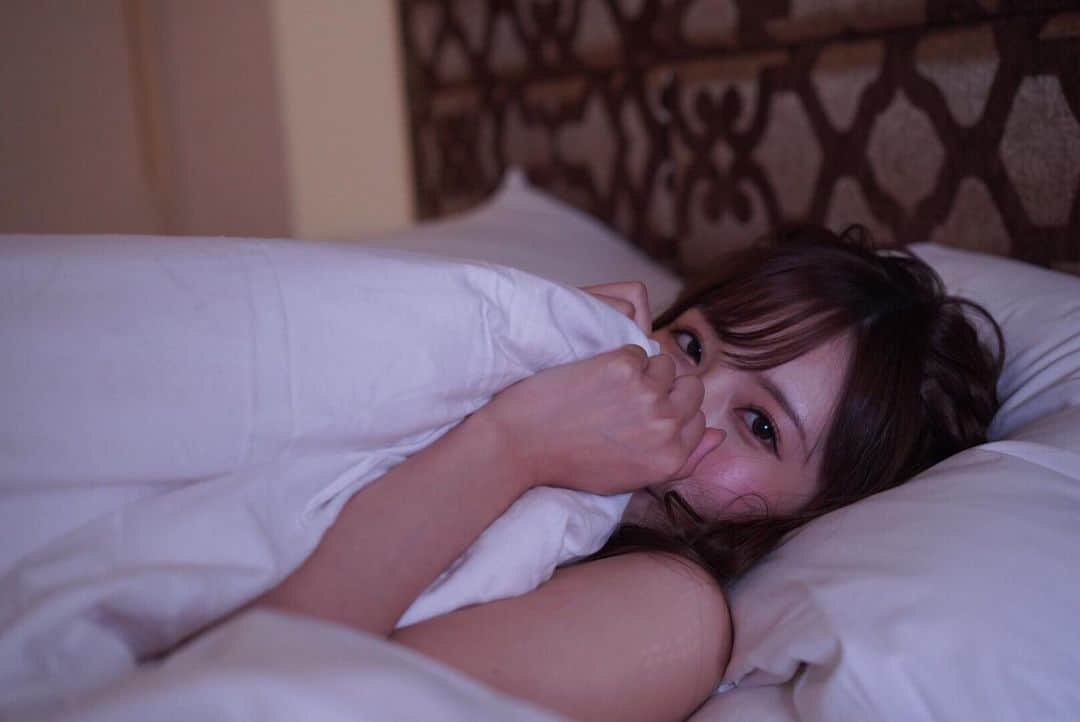 天使もえさんのインスタグラム写真 - (天使もえInstagram)「もう一回。  one more.. #photography #bedtime」9月12日 23時32分 - amatsuka.moe