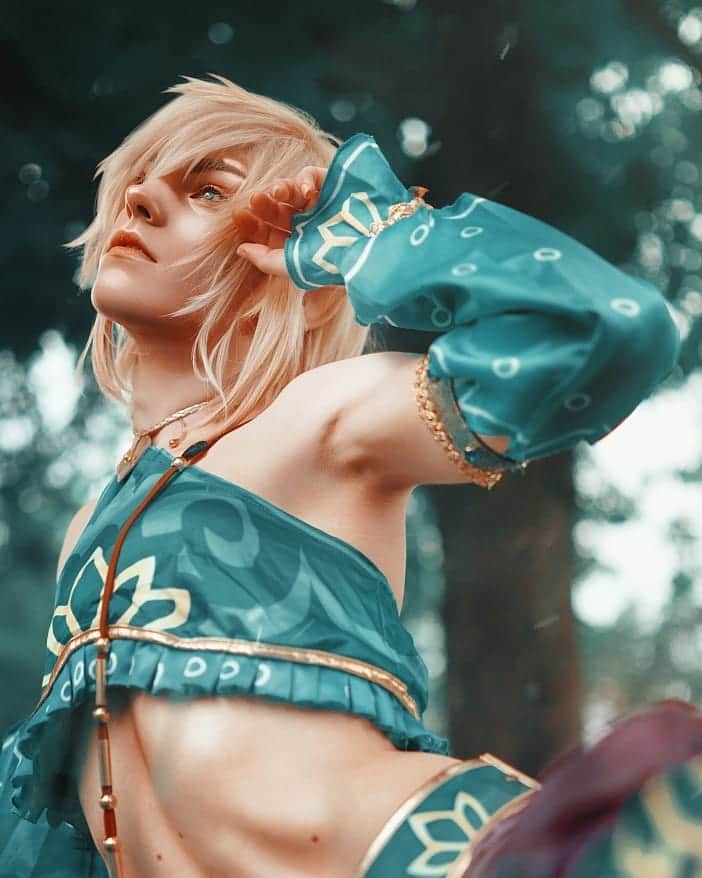 Geheさんのインスタグラム写真 - (GeheInstagram)「Definitely my favorite one from this set 💚 📷 by @neolynnphotography  #Cosplay #BreathOfTheWildCosplay #BreathOfTheWild #Zelda #GerudoLink」9月12日 23時42分 - geheichou