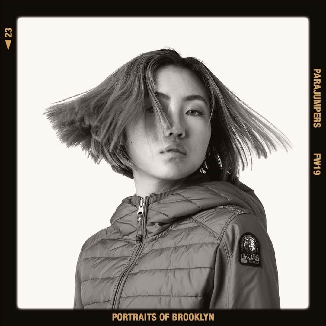 のインスタグラム：「Be bold, be original, be Parajumpers. The Caelie bomber jacket combines our technical excellence with urbanity! . . . #parajumpers #pjs #PortraitsOfBrooklyn #PJSFriends #fall #winter #fallwinter #fw19 #jacket #winterjacket #jackets #autumn #aw19 #newcollection #travel #traveller #urbanexplorer #adventure #adventurer #nature #womensjackets #hybrids #CAELIE」