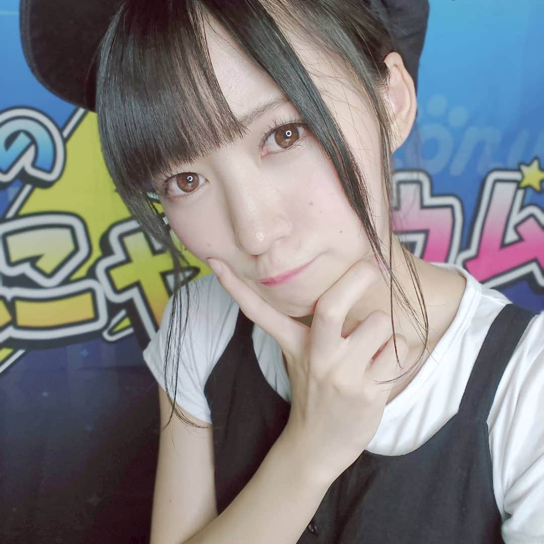 空野青空のインスタグラム：「. . 今日は新しいコスメをGETできてるんるんなのだっ(∩´∀`∩)♡♡ . おやすみのぽよ〜☝ . . . #おやすみなさい #あおべべ #GRL #グレイル #カジュアル #カジュアルコーデ #キャスケット #キャスケット帽 #キャスケット女子 #ひとつ結び #ゆる巻き #aonyan #aoneko #あおにゃん #空野青空 #SHOWROOM」