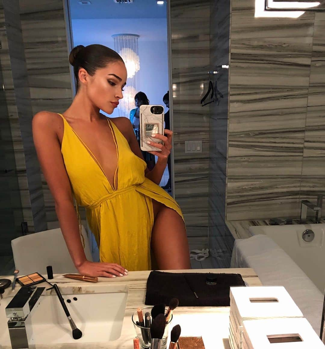 オリビア・カルポさんのインスタグラム写真 - (オリビア・カルポInstagram)「Gooood morning babies 💛💛💛」9月13日 0時14分 - oliviaculpo