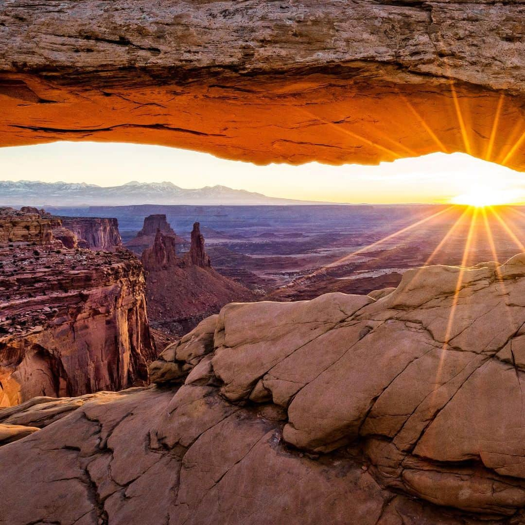 アメリカ内務省さんのインスタグラム写真 - (アメリカ内務省Instagram)「Another sunrise and another glorious year since Canyonlands became a national park. Turning 55 this year, Canyonlands National Park has never looked better. Witnessing the bright #Utah sun as it rises over #MesaArch remains a spectacular way to start the new day. #Canyonlands’ landscape of canyons, mesas, buttes and deep river gorges reveal millions of years of deposited sediment and erosion -- a true test of time. This ever-changing landscape feels vast and profound with unmatched scenery and we’re thrilled to celebrate another year.  Photo by John Chico (www.sharetheexperience.org). #usinterior #FindYourPark」9月13日 0時16分 - usinterior