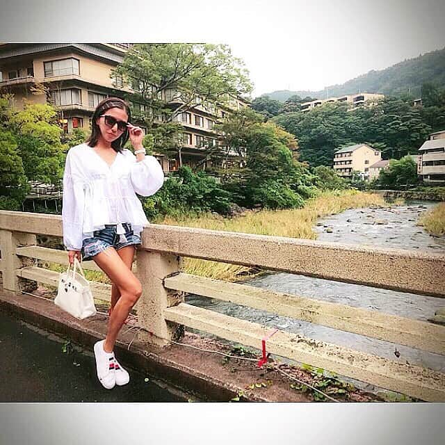 渡邊水希さんのインスタグラム写真 - (渡邊水希Instagram)「↩︎↩︎✖︎2📸 Enjoy nature and thank the blessings of nature. #enjoyed #nature #love #earth #beautifulview #negativeion #amazing #smileforever  #slowlifestyle  #longvacation  #hakone #ootdfasion @_ruruofficial_ @hermes  @chanelofficial  @tommyhilfiger」9月13日 0時48分 - mizuki__watanabe