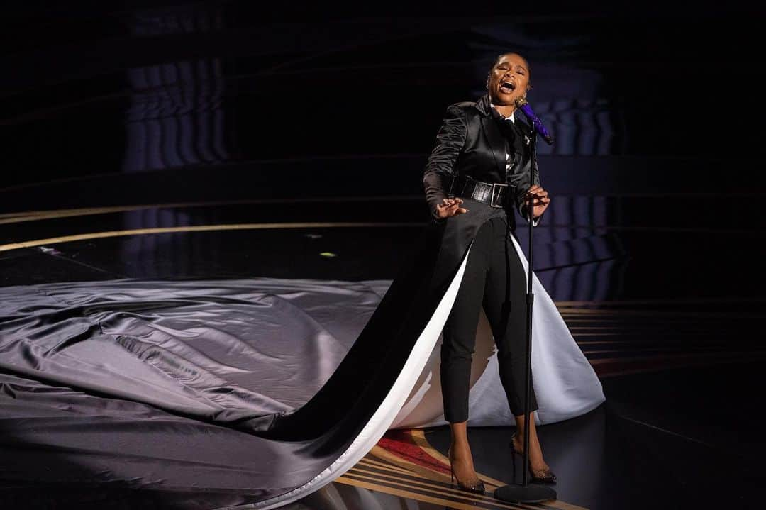 アカデミー賞さんのインスタグラム写真 - (アカデミー賞Instagram)「Jennifer Hudson bringing the house down during her performance of “I’ll Fight” at the 91st Oscars.」9月13日 1時35分 - theacademy