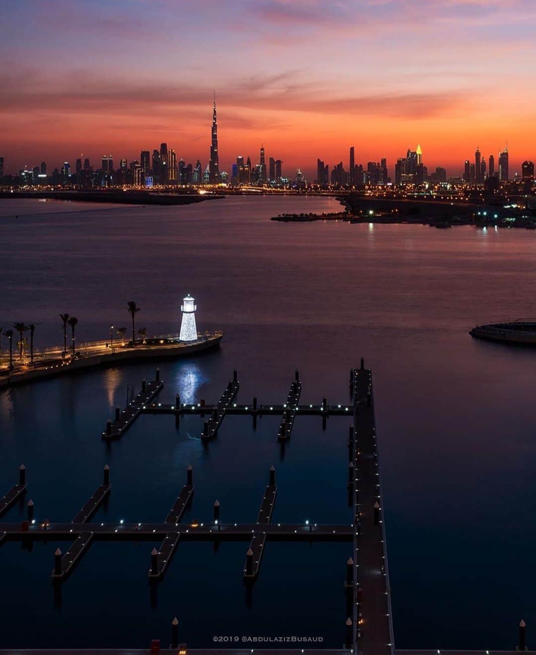 ドバイのインスタグラム：「Enjoy the Weekend #Dubai #دبي 📷:@abdulazizbusaud」