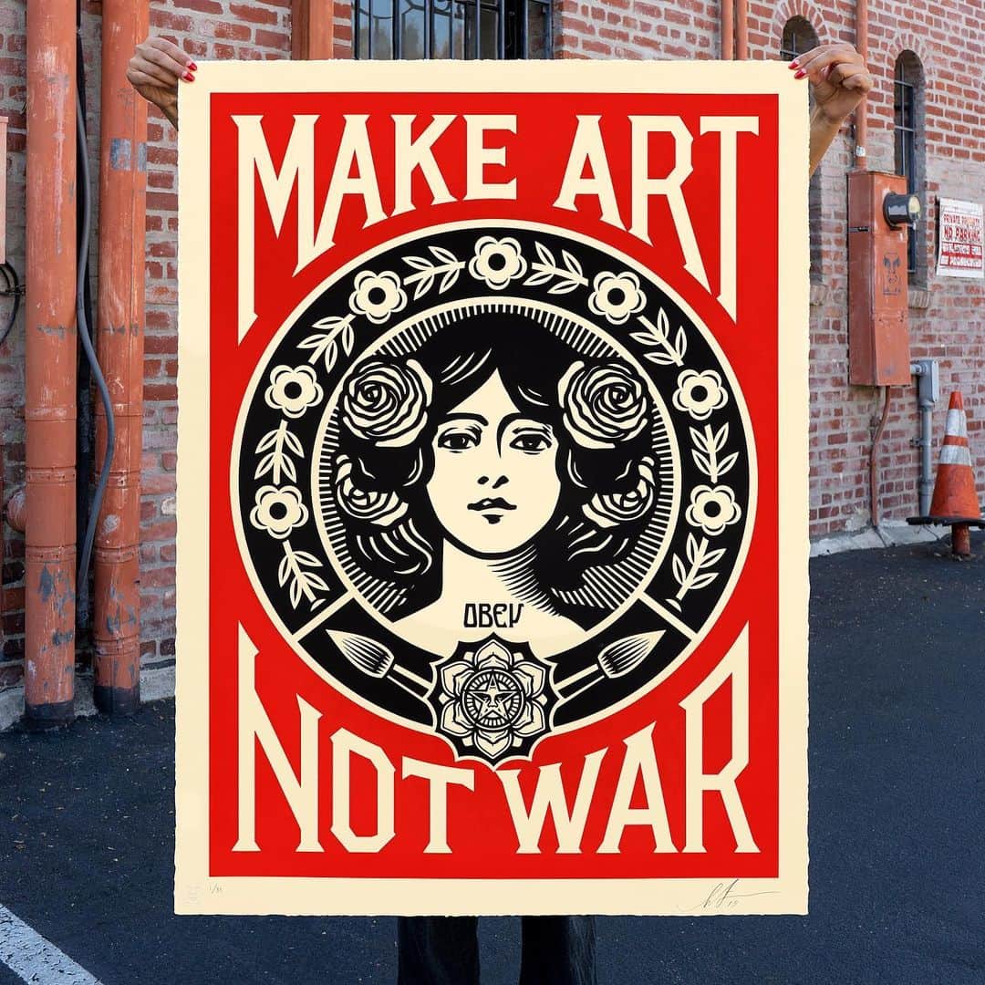 Shepard Faireyのインスタグラム：「MAKE ART NOT WAR AVAILABLE TUESDAY, SEPTEMBER  17TH!⁠ ⠀⠀⠀⠀⠀⠀⠀⠀⠀⁠⠀⁠⠀⁠⠀ IMPORTANT MESSAGE FROM THE OBEY GIANT STORE: In celebration of "Facing the Giant: 3 Decades of Dissent,” we are giving away ONE free “Make Art Not War” print to ONE LUCKY WINNER. Giveaway starts today, September 12th and ends tomorrow, September 13th at 10 AM PDT. Good luck!⁠ ⠀⠀⠀⠀⠀⠀⠀⠀⠀⁠⠀⁠⠀⁠⠀ RULES:⁠ 1) Follow @obeygiant⁠ 2) LIKE this post⁠ 3) COMMENT on this post and tells us your favorite artist that OBEY GIANT has collaborated with⁠ 4) MUST live in the U.S. and be 18 + over⁠ 5) MUST FOLLOW ALL THESE STEPS TO QUALIFY!⁠ Visit the link in bio for full details, terms, and conditions & more. Good luck!⁠ ⠀⠀⠀⠀⠀⠀⠀⠀⠀⁠⠀⁠⠀⁠⠀ According to "Facing the Giant: Three Decades of Dissent" co-curator, Pedro Alonzo:⁠⠀ This print, created during the Iraq war, is an alternative phrase inspired by popular 1960s anti-war mantra, ⁠⠀ “Make love, not war.” In this case, Fairey asserts the need for creative rather than destructive acts. The Art Nouveau style of the image is an additional reference to the influence of Art Nouveau on hippie and psychedelic art of the ‘60s, including many anti-Vietnam war posters.⁠ ⠀⠀⠀⠀⠀⠀⠀⠀⠀⁠⠀⁠⠀⁠⠀ Make Art Not War. Serigraph on Coventry Rag, 100% Cotton Custom Archival Paper with hand-deckled edges. 30 x 41 inches. Signed by Shepard Fairey. Numbered edition of 89. Comes with a certificate of authenticity. $900. Available Tuesday, September 17th @ 10 AM PDT at store.obeygiant.com/collections/prints. Max order: 1 per customer/household. *Orders are not guaranteed as demand is high and inventory is limited.* Multiple orders will be refunded. International customers are responsible for import fees due upon delivery.⁣ ALL SALES FINAL.⁠」