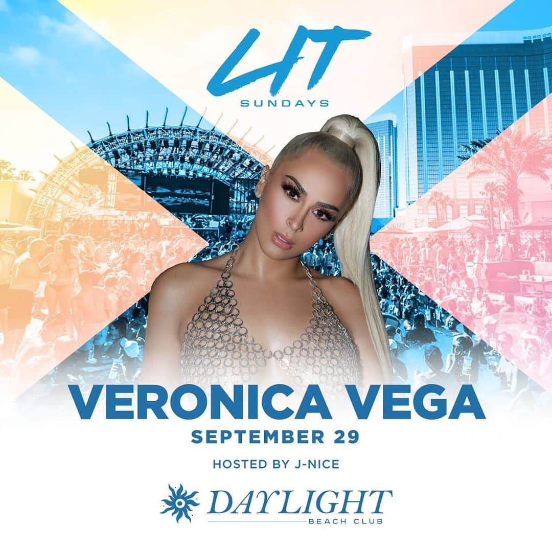 ベロニカ・ベガのインスタグラム：「VEGASSSSSS IM COMING SEPT 29th SHOW & ALL at @daylightvegas HOPE 2 SEE ALL U THERE... @litsundays @djjnice #VeronicaVega」