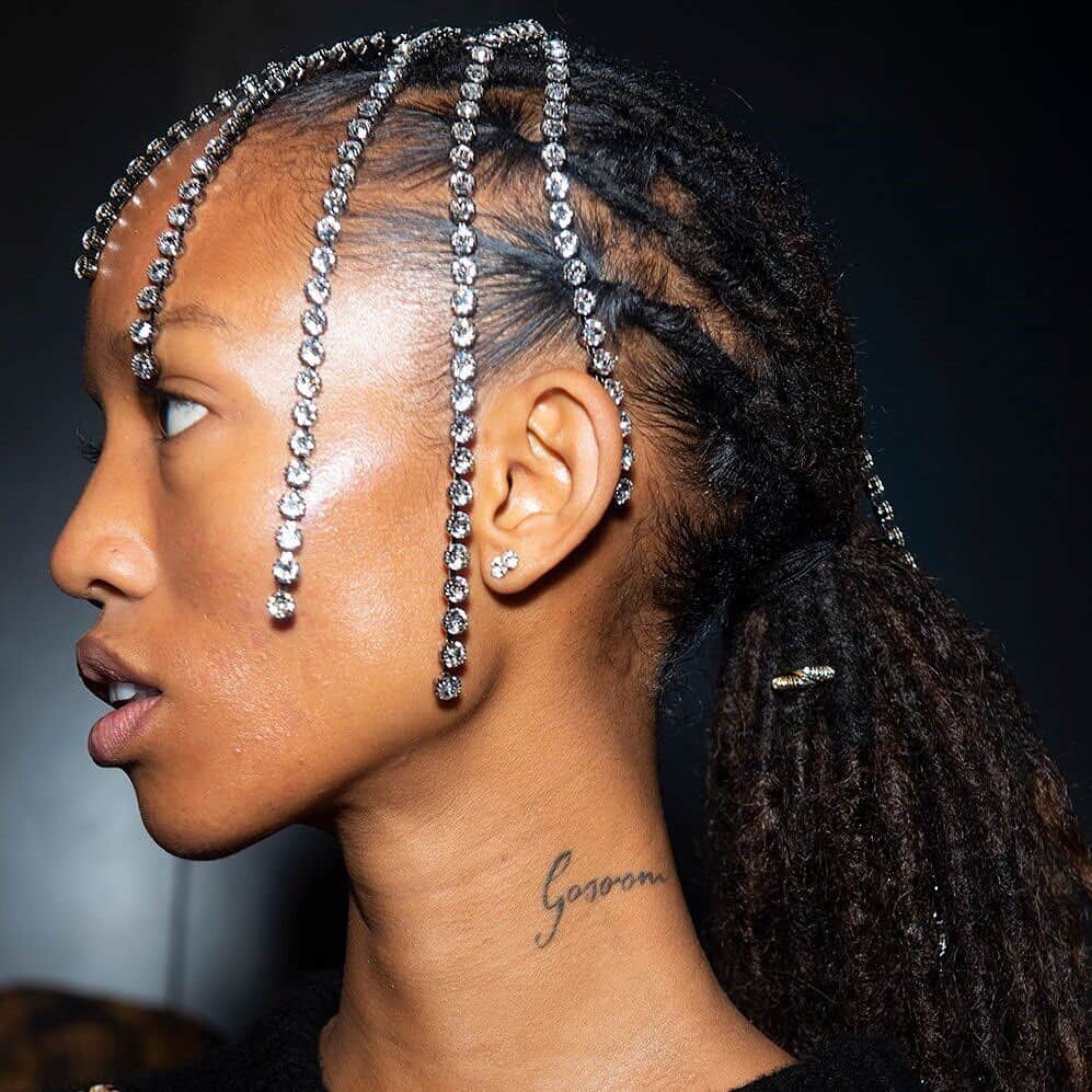 SWAROVSKIさんのインスタグラム写真 - (SWAROVSKIInstagram)「“Using Swarovski crystals, both as head pieces and throughout RTW styles, added a level of fantasy to the collection. The Swarovski crystal pieces help us convey this innocent yet nostalgic freedom of youth, and the boundless rejection of what is ‘expected’” @Khaite_NY on her mesmerizing collection, that brought a modern twist on childhood dress up to #NYFW #CrystalOnTheCatwalk #SwarovskiRunway #swarovskicreativecollaborations」9月13日 2時50分 - swarovski