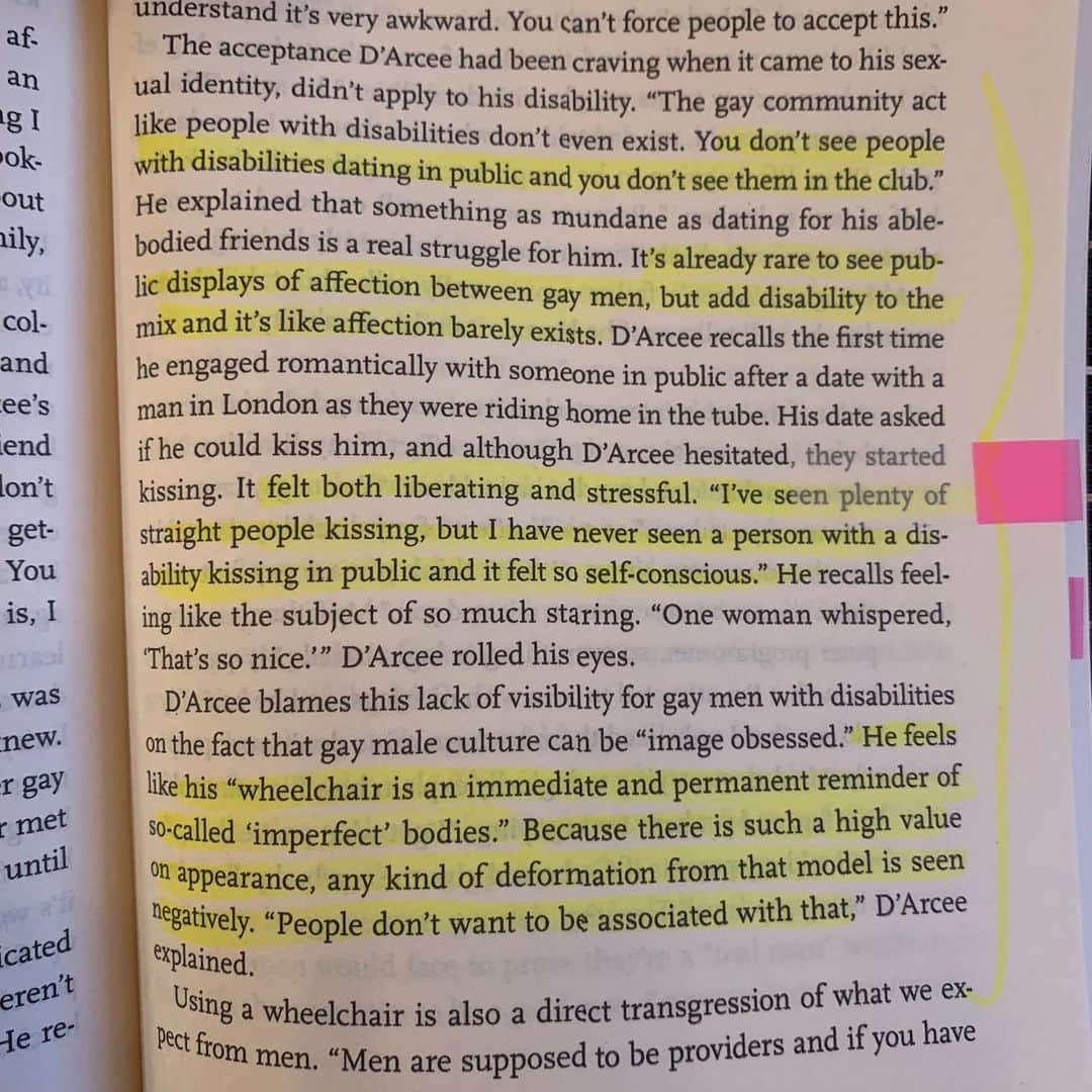 マット・マクゴリーさんのインスタグラム写真 - (マット・マクゴリーInstagram)「"For The Love Of Men: A New Vision For Mindful Masculinity" by Liz Plank @feministabulous # My friend's book just came out this week! I'm so very grateful for her work in this area...this book is a gift. "For The Love of Men" is a powerful, effective, accessible, and well-researched guide to presenting a vision of masculinity that is the only viable alternative to the most common one...a masculinity that is rooted in male dominance and adherence to gender roles.  This would be a great book for people of any gender looking to more fully understand men, masculinity and patriarchy.  For the men out there looking to explore a new way of being, this book will be a valuable asset.  And for women and gender non-conforming people, this book would be a great primer for the well-intentioned men in your life whom you hope to dive deeper into allyship.  # I really loved that Liz lifted up the stories of men of various identities, exploring how the cage of performing masculinity differently affects trans men, men of color, men with disabilities, gay and bisexual men...all of whom are impacted differently by the combination of patriarchy and other forms of oppression.  And she compellingly makes the argument that so many women and gender non-conforming people know to be true...gender equity benefits people of ALL genders.  Dismantling patriarchy both inside of ourselves and in the world around us is the ONLY way men can be their highest and best selves.  #FTLOMBOOK @stmartinspress # My Booklist: bit.ly/mcgreads (link in bio) #mcgreads」9月13日 3時14分 - mattmcgorry