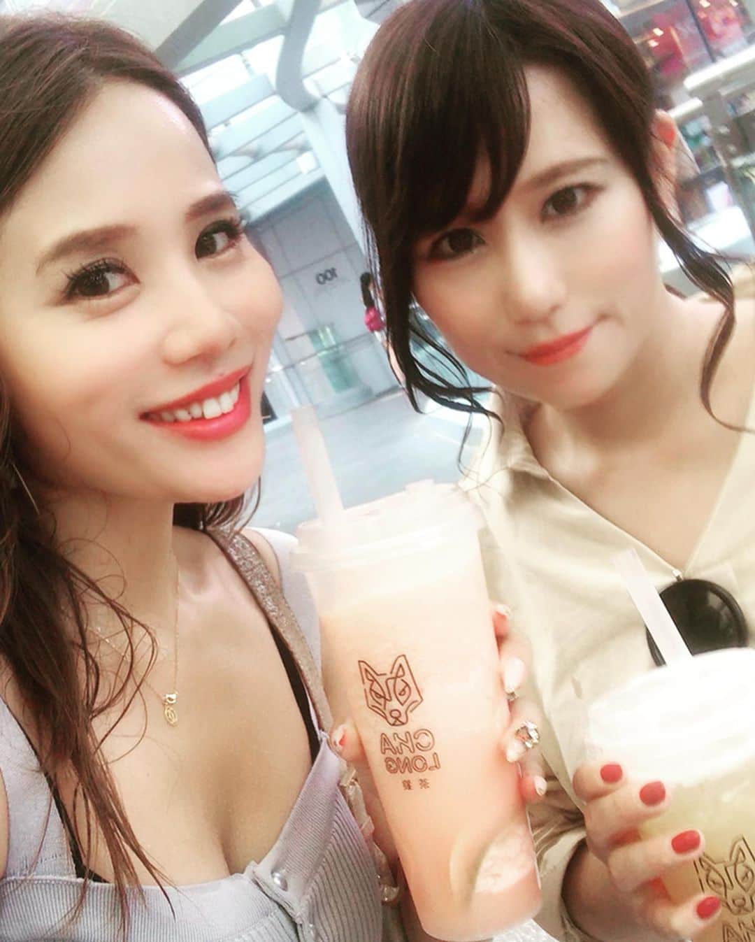 鈴木涼美さんのインスタグラム写真 - (鈴木涼美Instagram)「Rose latte. たまにはインスタ映えのもの載せるよ笑。 #ladym #hk #香港 #cafe」9月13日 3時22分 - suzumisuzuki