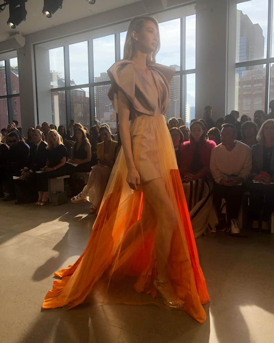 Nargis Fakhri さんのインスタグラム写真 - (Nargis Fakhri Instagram)「#NYFW2019 I came home to visit mom and ended up seeing @bibhumohapatra show. It was absolutely lovely. I bumped into a few peeps looking stylish @youngparis & @anupampkher & @nonitakalra .  Even though i hurt myself that day i had a good time . 😀 Thanks Team . #MUA @malihajkhan  #Hair @ricbrenin  #styling & #manager @mahakbrahmawar  #food @littlemissbaker__  #outfit @bibhumohapatra  #photo @aqeeltoberia  #video #photos @mark_claudio  Hope i didn’t leave anyone out. Y’all the best.」9月13日 3時42分 - nargisfakhri