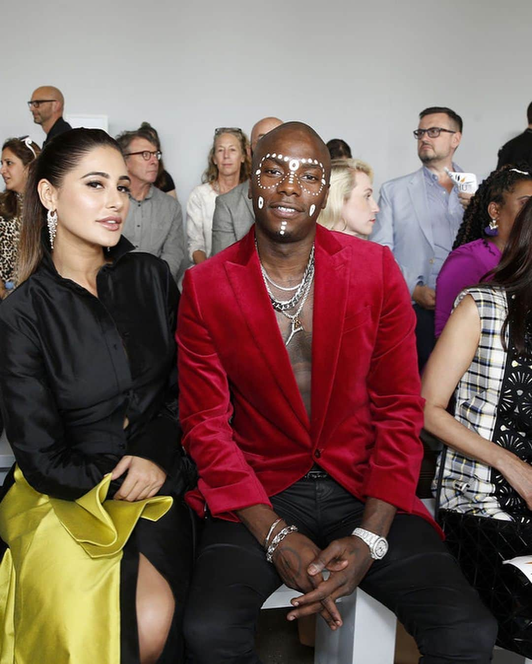 Nargis Fakhri さんのインスタグラム写真 - (Nargis Fakhri Instagram)「#NYFW2019 I came home to visit mom and ended up seeing @bibhumohapatra show. It was absolutely lovely. I bumped into a few peeps looking stylish @youngparis & @anupampkher & @nonitakalra .  Even though i hurt myself that day i had a good time . 😀 Thanks Team . #MUA @malihajkhan  #Hair @ricbrenin  #styling & #manager @mahakbrahmawar  #food @littlemissbaker__  #outfit @bibhumohapatra  #photo @aqeeltoberia  #video #photos @mark_claudio  Hope i didn’t leave anyone out. Y’all the best.」9月13日 3時42分 - nargisfakhri