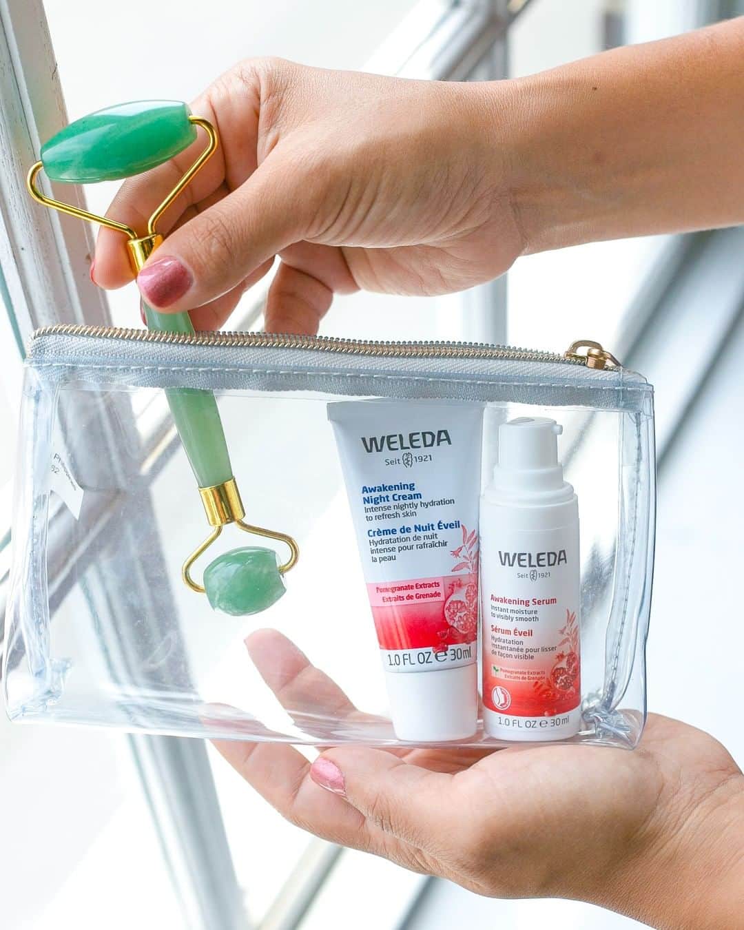 Weledaのインスタグラム：「Day 10: Did you know that your skin repairs itself while you sleep?🌙🌸 Set yourself up for restful sleep with a soothing nightly routine! #weledaskin」