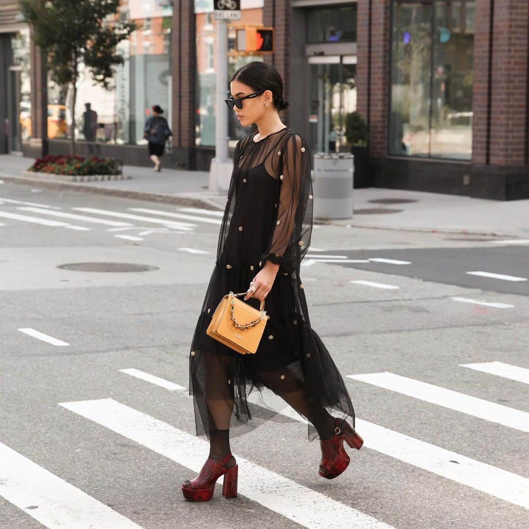 ALDO shoesさんのインスタグラム写真 - (ALDO shoesInstagram)「Boldest on the block. Our pal Jill aka @littleblackboots adds a pop of color to her #NYFW look with mini bag Weraviel and upcoming #AldoSelect platform heels Sofia in red snake print. Psst they're launching this month. #AldoCrew #AldoShoes」9月13日 4時43分 - aldo_shoes