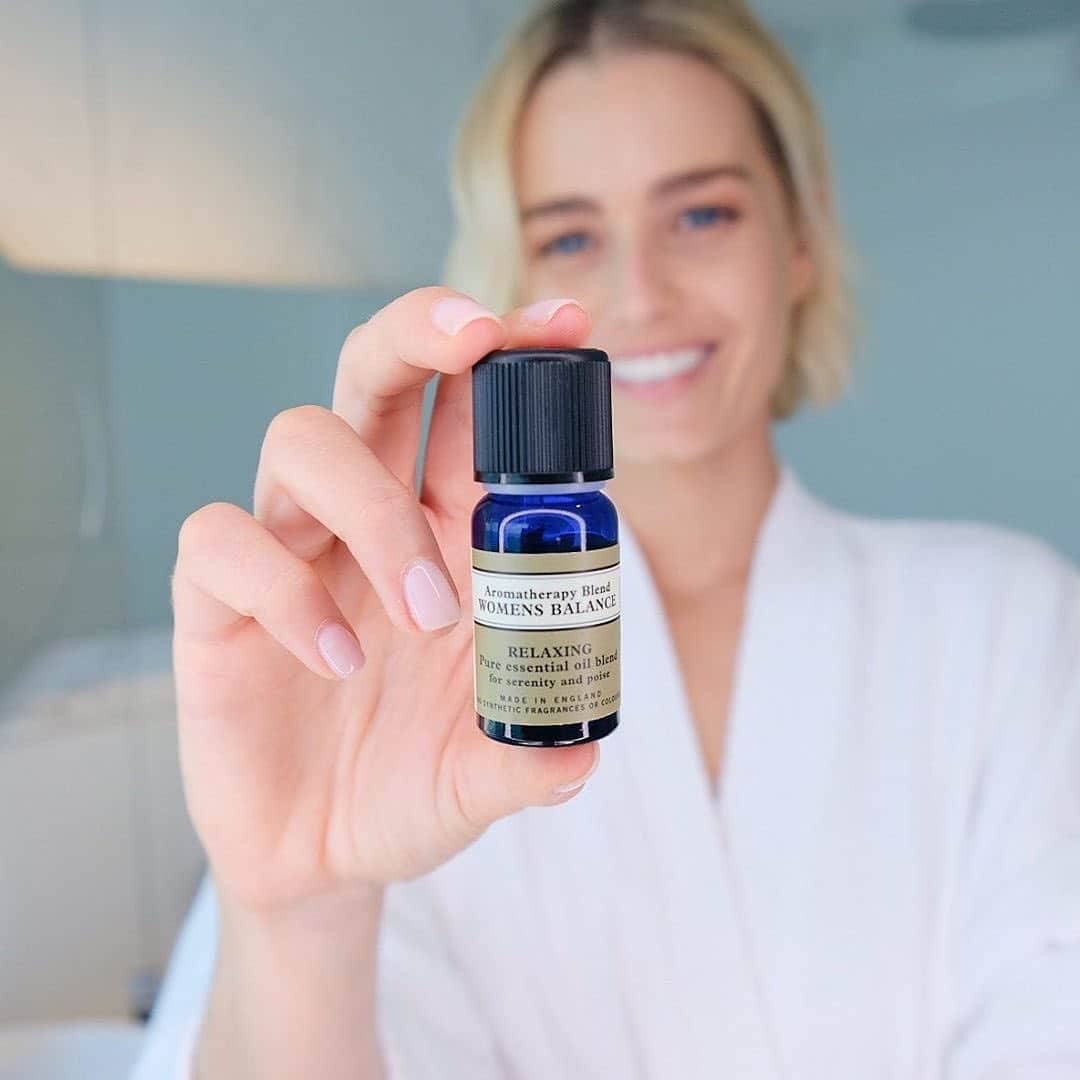 Neal's Yard Remediesさんのインスタグラム写真 - (Neal's Yard RemediesInstagram)「Don’t lose your balance ⚖️ our Women’s Balance blend promotes serenity calm when you need it 💆🏻‍♀️💆🏽‍♀️💆🏿‍♀️ [📸: @nealsyard.israel]」9月13日 4時44分 - nealsyardremedies