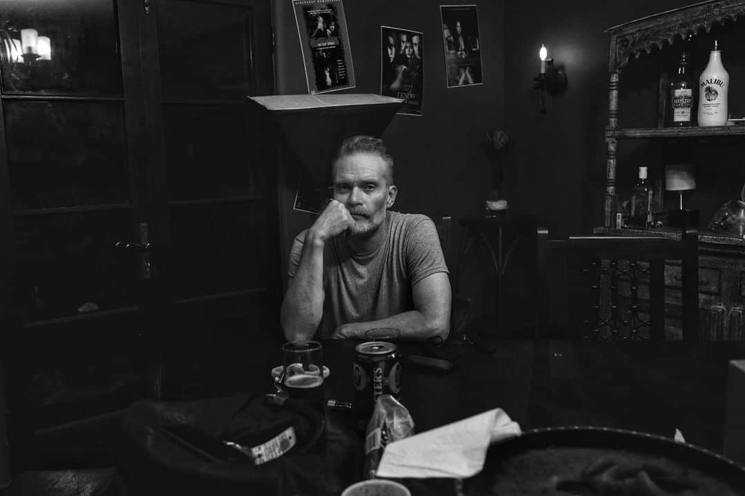 ユージン・バードのインスタグラム：「Paul Bickel. Director. Guy. #tbt #portrait #leica #bw #horror #byrdtography #inmybag」