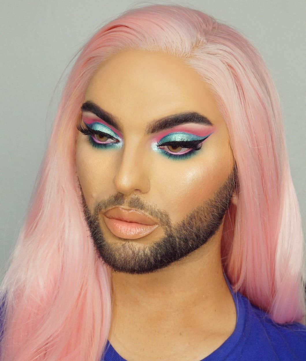 A riel D iazのインスタグラム：「CharismaUniquenessNerveTalent  Eyes: @plouise_makeup_academy x @mmmmitchell blank canvas & nitro bases.  @beautybaycom me myself & mmmitchell palette. @hudabeauty life liner & hoodie lashes. @colourpopcosmetics insomniac liner. @maccosmetics velvetstone brow liner.  @desioeyes delicious honey lens.  Lips: @kkwbeauty nude 2 liner & nude 1 lipstick. @alamarcosmetics dulce Gloss.  Face: @volitionbeauty Celery green cream. @doseofcolors meet your hue foundation & @tartecosmetics shape tape concealer. @wetnwildbeauty bloom time Highlighter. @hudabeauty banana bread powder. @colourpopcosmetics ‘thnks fr th mmrs’ Blush.  Wig is from @raywigs」
