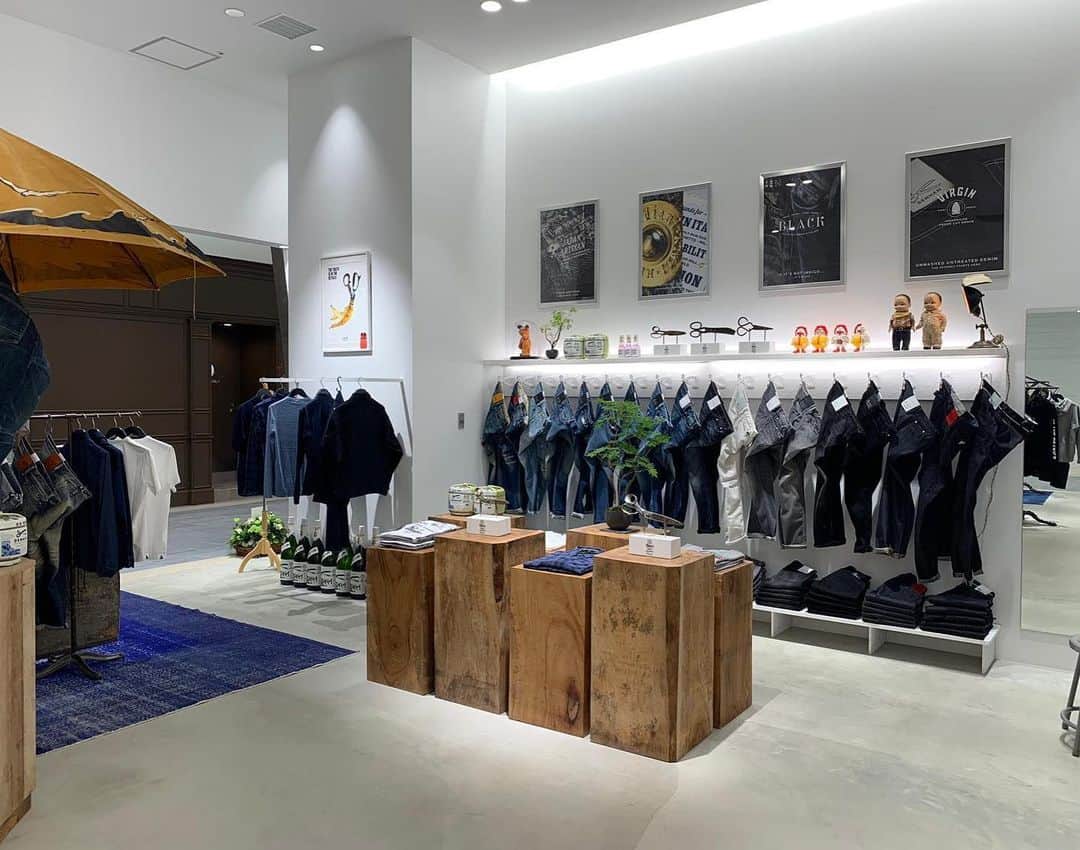 デンハムさんのインスタグラム写真 - (デンハムInstagram)「Kumamoto, Japan 🇯🇵 New store open today 👏🏼👏🏼 #denham #jasondenham #denhamthejeanmaker #denhamjapan #denim #jeans #thetruthisinthedetails」9月13日 15時23分 - denhamthejeanmaker