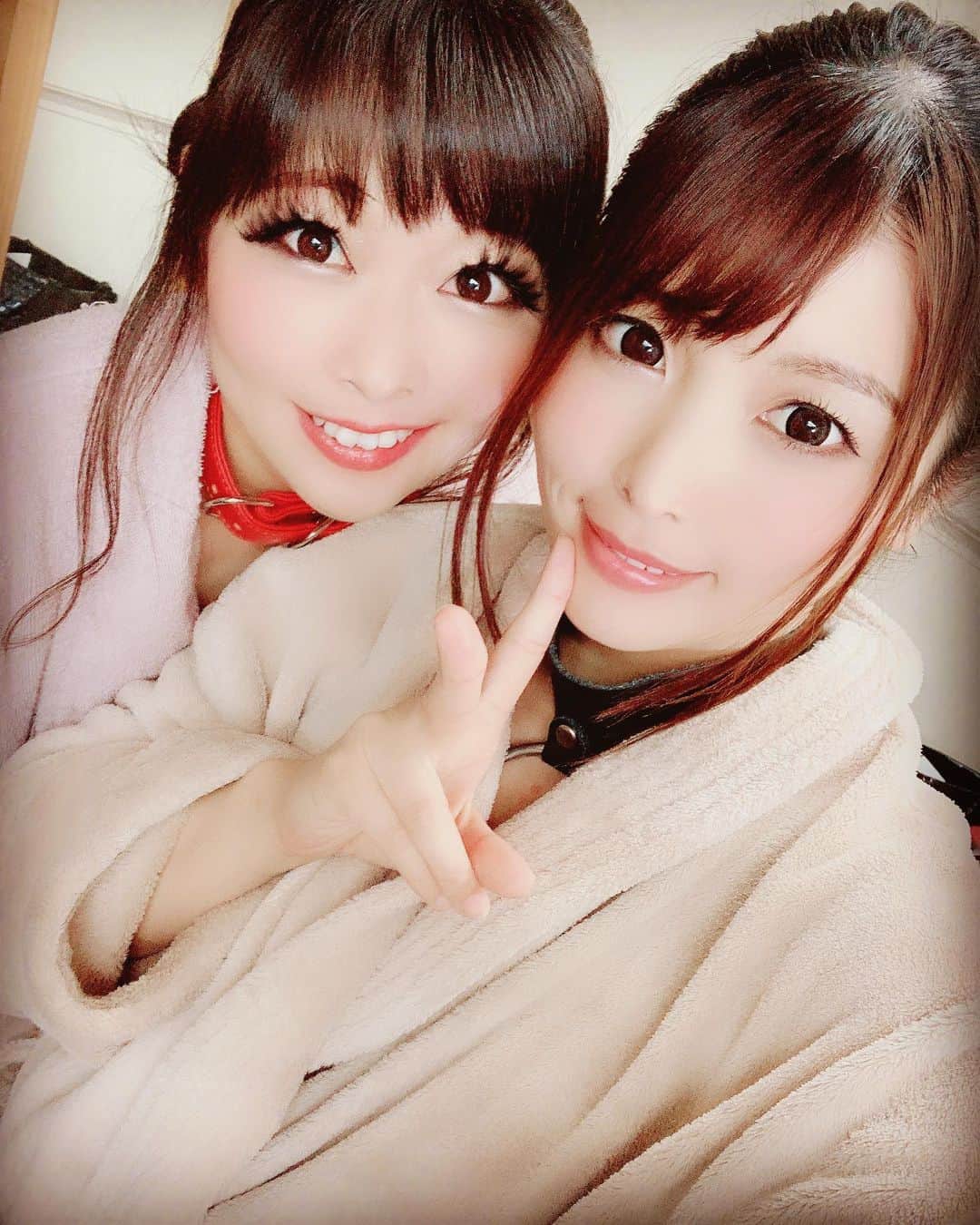 新村あかりのインスタグラム：「GIGAで原美織ちゃんと共演しました💕 可愛くて優しくて天使でした😭」