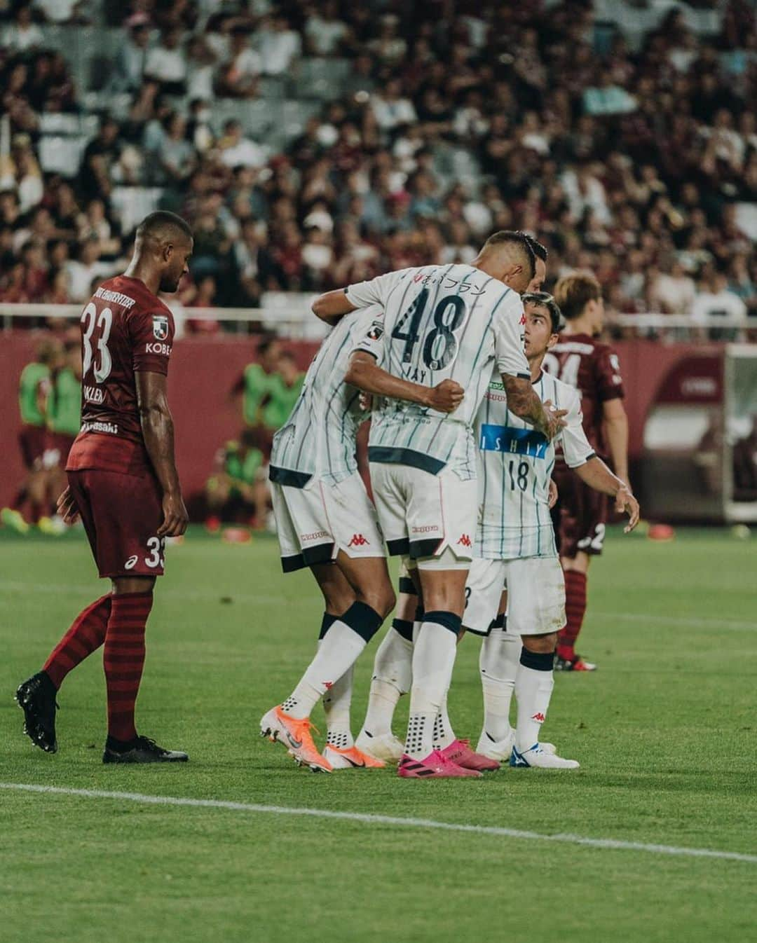 ジェイ・ボスロイドさんのインスタグラム写真 - (ジェイ・ボスロイドInstagram)「Big game tomorrow 💪🏽 come on @hokkaido_consadole_sapporo let’s get them points!! #consadole#team#together#win#belief#determination#striveforgreatness#blessed#hardwork#dedication#soccer#football#training#japan#jleague#adidas#adidastokyo」9月13日 15時37分 - jaybothroyd