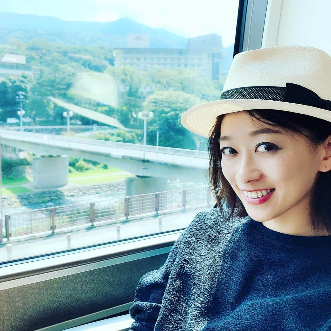 梨衣名さんのインスタグラム写真 - (梨衣名Instagram)「ずっとやりたかったお仕事の現場の、地方ロケが終わって、本日からまたワクワク楽しい楽しい舞台のお稽古💗  天才劇団バカバッカvol.21 10周年記念公演 『DAWN DAWGS~朝焼けの旅路~』 2019年10月10日(木)〜10月14日(月祝) @全労済ホール/スペース・ゼロ  #10歳劇団バカバッカ  #天才劇団バカバッカ  #DAWNDAWGS  是非とも💗  わさびポテトスティックうめぇー！」9月13日 15時59分 - leena3.1415926