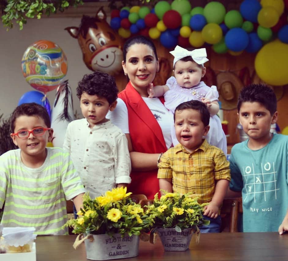のインスタグラム：「My everything!!!!!! @luzmariayepiz  me@hubiera gustado estar aya !!! Feliz cumple santi」