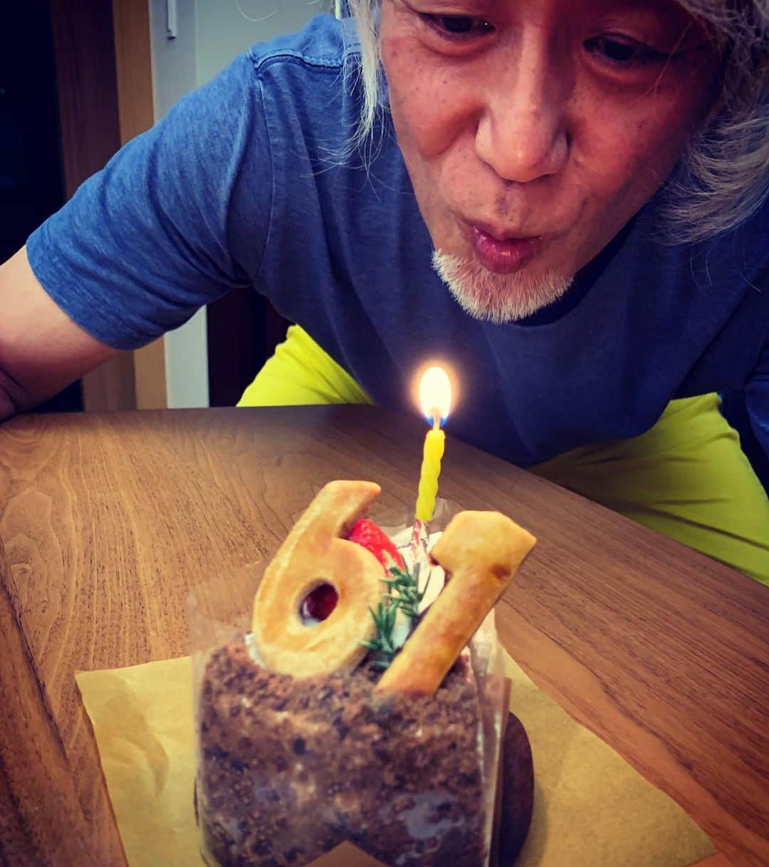 青田典子さんのインスタグラム写真 - (青田典子Instagram)「#ちっちゃなケーキで✨ささやかですが お誕生日をお祝いしました💕 いつまでも笑顔に囲まれていて幸わせであることを願いました ( ˘͈ ᵕ ˘͈ ) ♥︎︎∗︎*ﾟ」9月13日 8時14分 - norikoaota