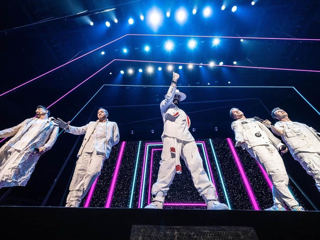 backstreetboysさんのインスタグラム写真 - (backstreetboysInstagram)「Milwaukee you made our dreams come true 😂 #BSBMIL #DNAWorldTour」9月13日 9時00分 - backstreetboys