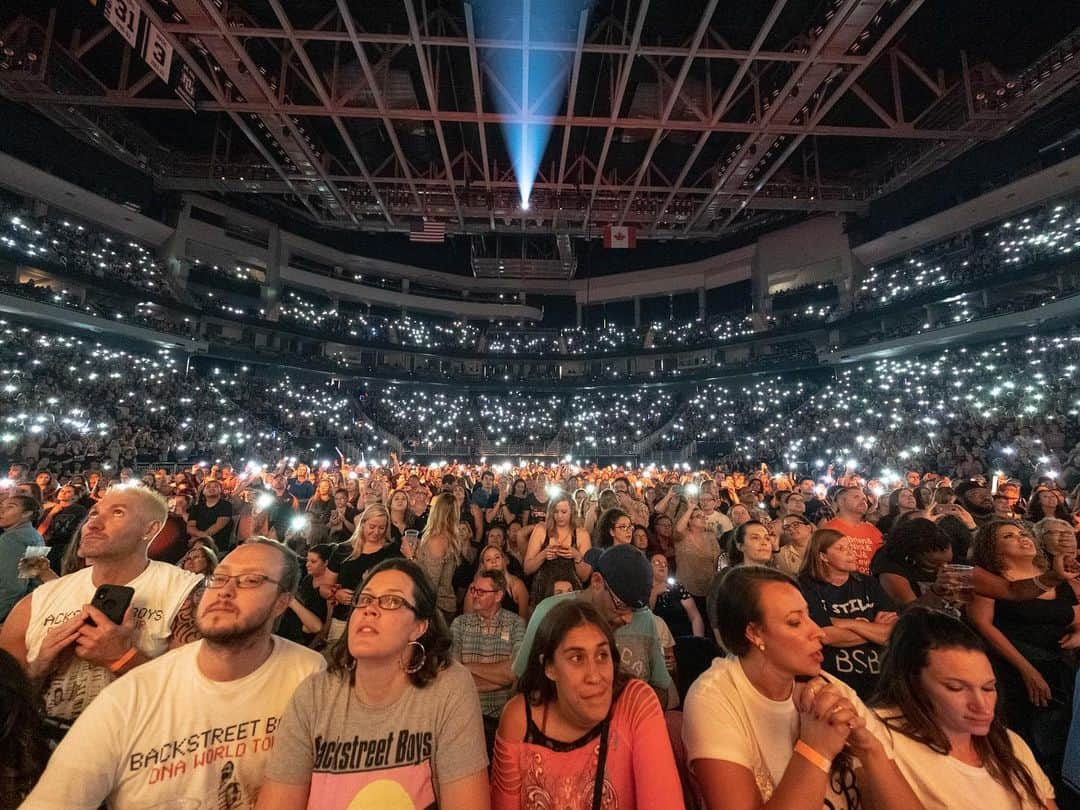 backstreetboysさんのインスタグラム写真 - (backstreetboysInstagram)「Milwaukee you made our dreams come true 😂 #BSBMIL #DNAWorldTour」9月13日 9時00分 - backstreetboys