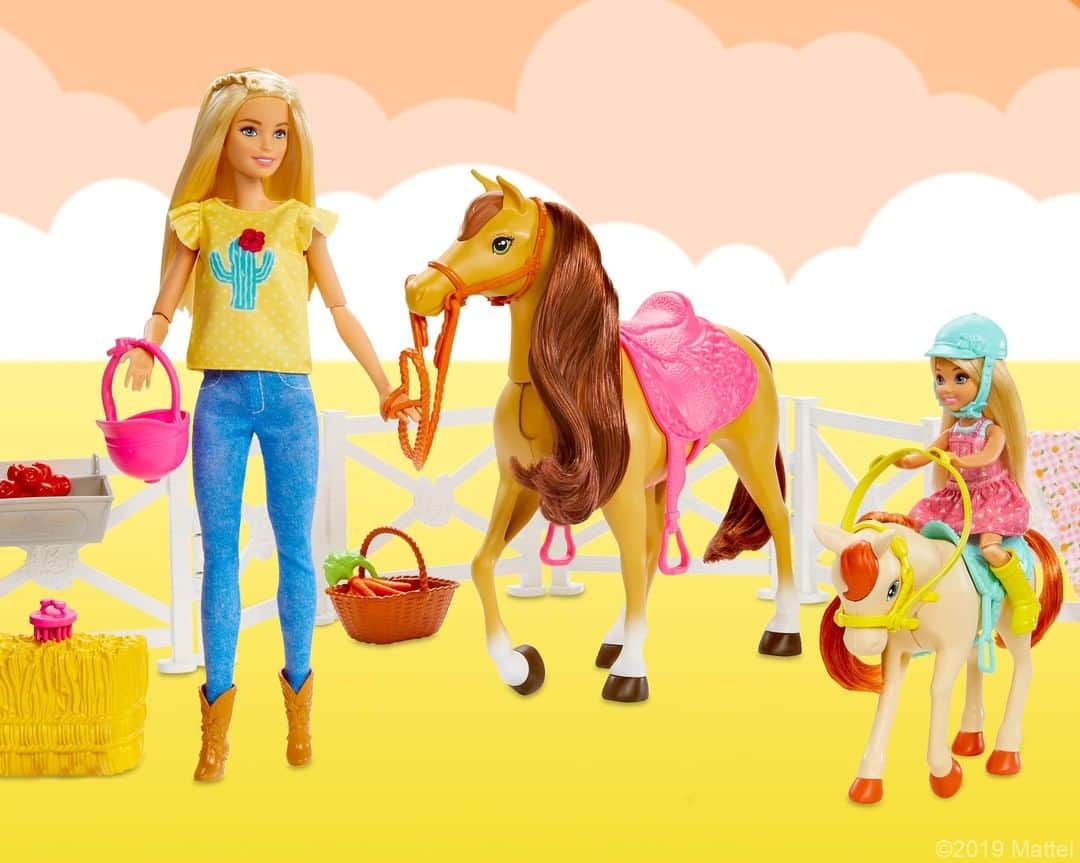 バービーさんのインスタグラム写真 - (バービーInstagram)「A perfect day at the stables! ☀️🐴 Young horse lovers will go wild for the #Barbie Dolls, Horses and Accessories playset. Shop now!」9月13日 9時15分 - barbie