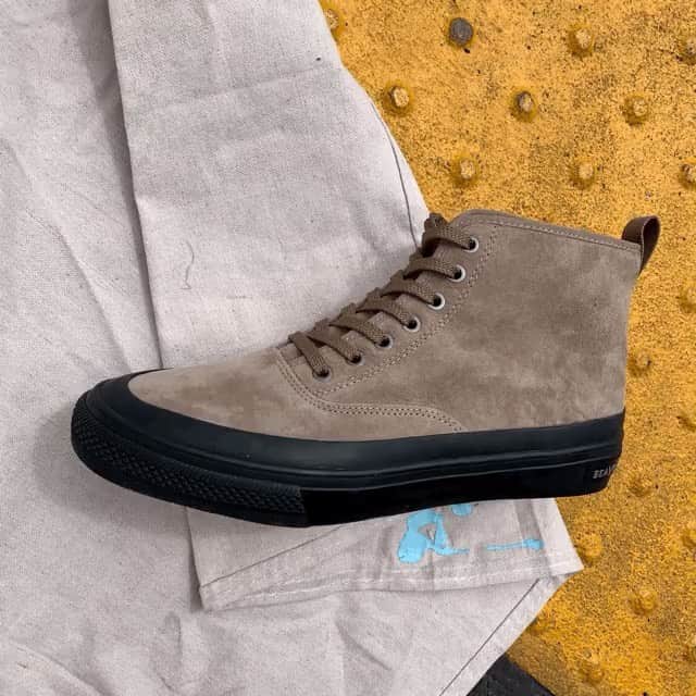 シービーズのインスタグラム：「The Mariners Boot in Falcon. Perfect for your next adventure. Link in bio for the full collection.」