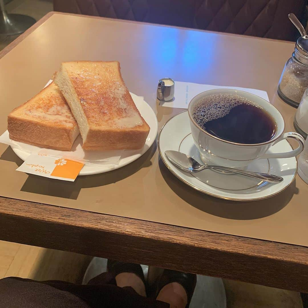 saanaaeさんのインスタグラム写真 - (saanaaeInstagram)「おはよう さいきんここばっかり☕️🍞 朝からちゃんと食べてそのまま運動コースがいちばん!🌾 #はまり性 #토스트 #교토」9月13日 9時27分 - saanaae