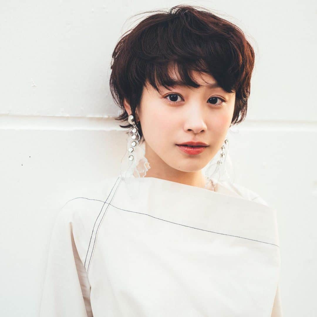 のインスタグラム：「2019/10/12（土）渋谷ヒカリエで行われる「InRed Festival 2019」、 本誌でも大活躍の人気モデル「高橋愛」さんもトークショーゲストとして出演🎉 高橋さんのファッションについて伺える貴重なチャンス。ぜひ遊びにきてください❣️ ご応募はInRedプロフィールのURLよりお願いします。  L.H.  #InRed #高橋愛　#ファッション」