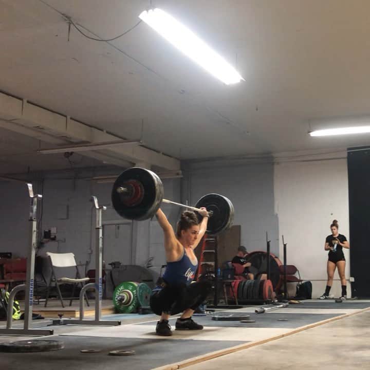 マッティ・ロジャーズのインスタグラム：「Last training session at home! I leave tomorrow for Tokyo ✈️ Excited, nervous, anxious, all the other feelings, but READY to get out there. Loooooonngggg travel day & a couple more heavier days, then it’s deload time! (Mostly excited for that) @rehband @2poodperformance @xendurance」