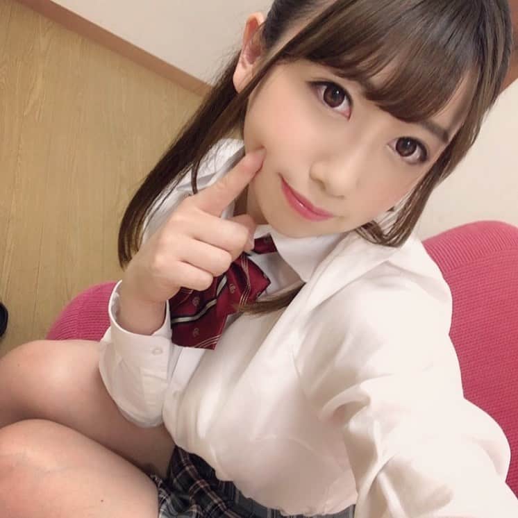 大浦真奈美のインスタグラム：「こんな妹はどうですか？♥ #女子高生  #JK  #AV #セクシー女優  #お兄ちゃん〜」