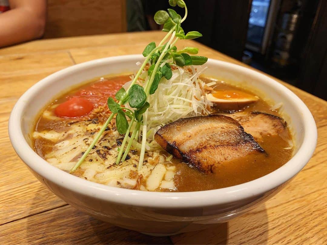 SUSURUのグルメインスタ