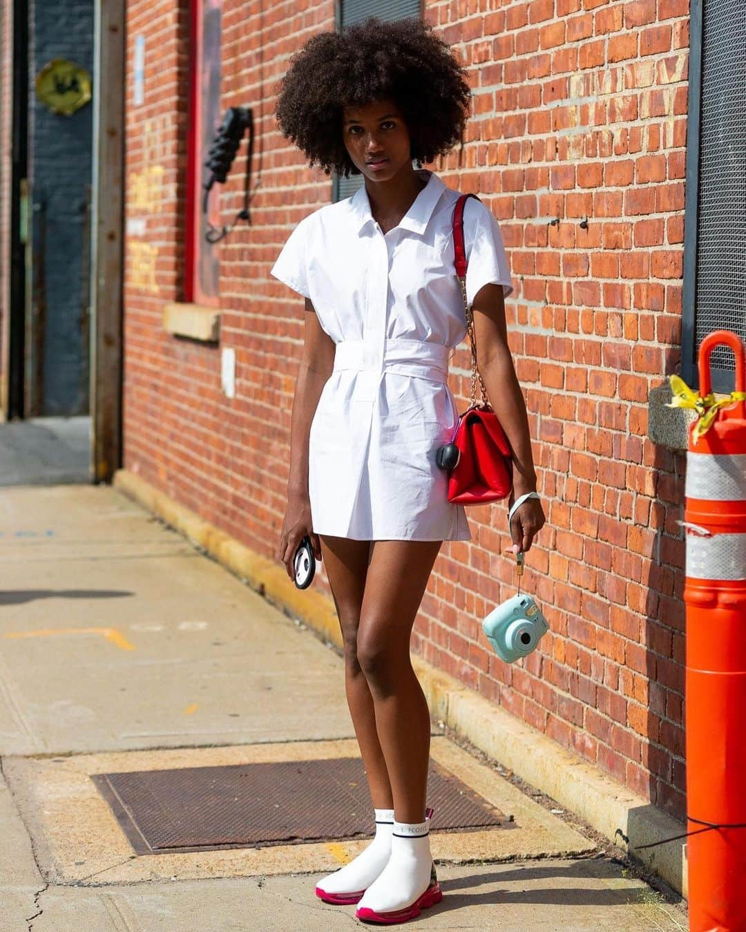 Teen Vogueさんのインスタグラム写真 - (Teen VogueInstagram)「#NYFW may be over, but the street style remains endlessly inspiring! See more 🔥 shots by @modehunter at the link in bio.」9月13日 10時01分 - teenvogue