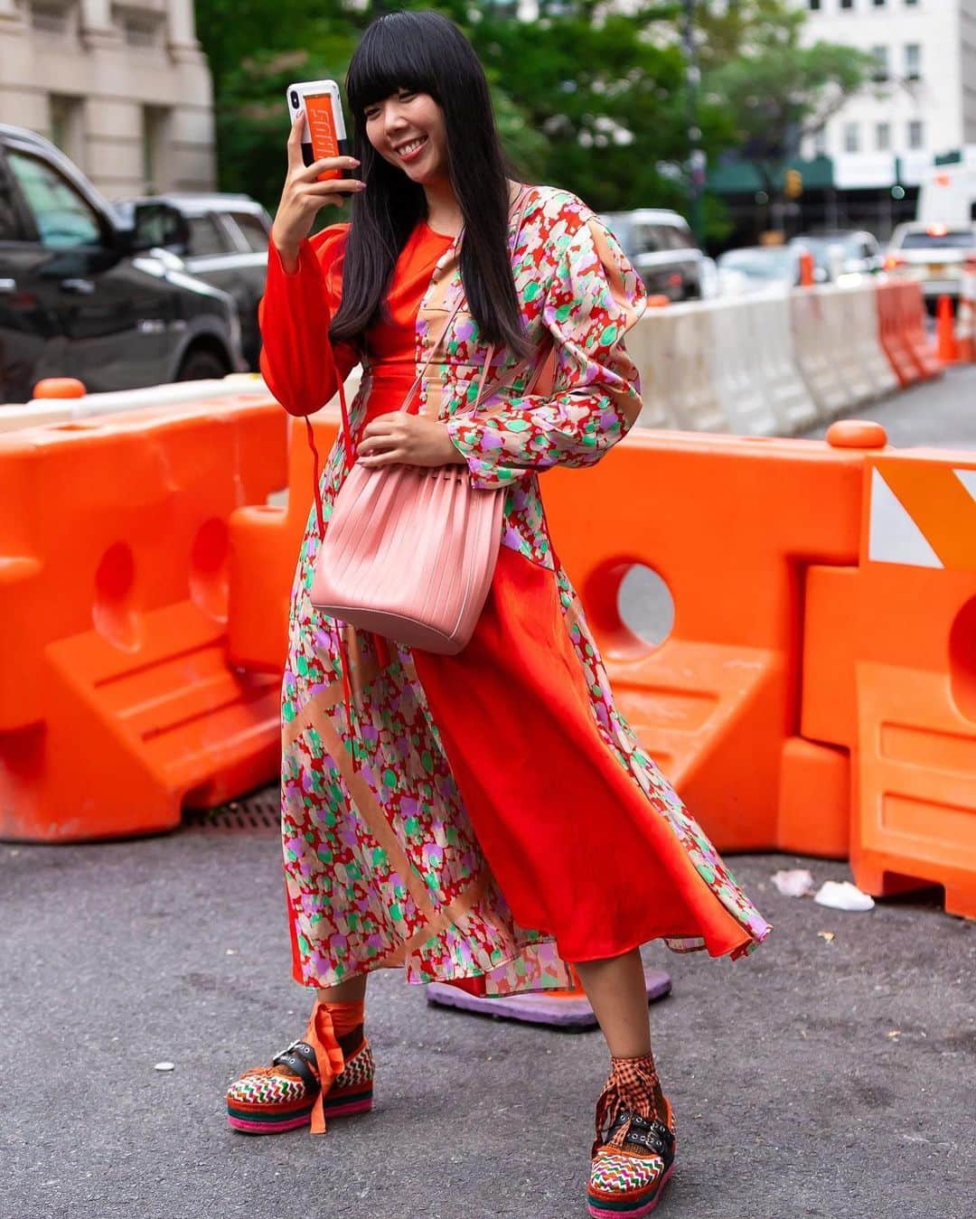Teen Vogueさんのインスタグラム写真 - (Teen VogueInstagram)「#NYFW may be over, but the street style remains endlessly inspiring! See more 🔥 shots by @modehunter at the link in bio.」9月13日 10時01分 - teenvogue