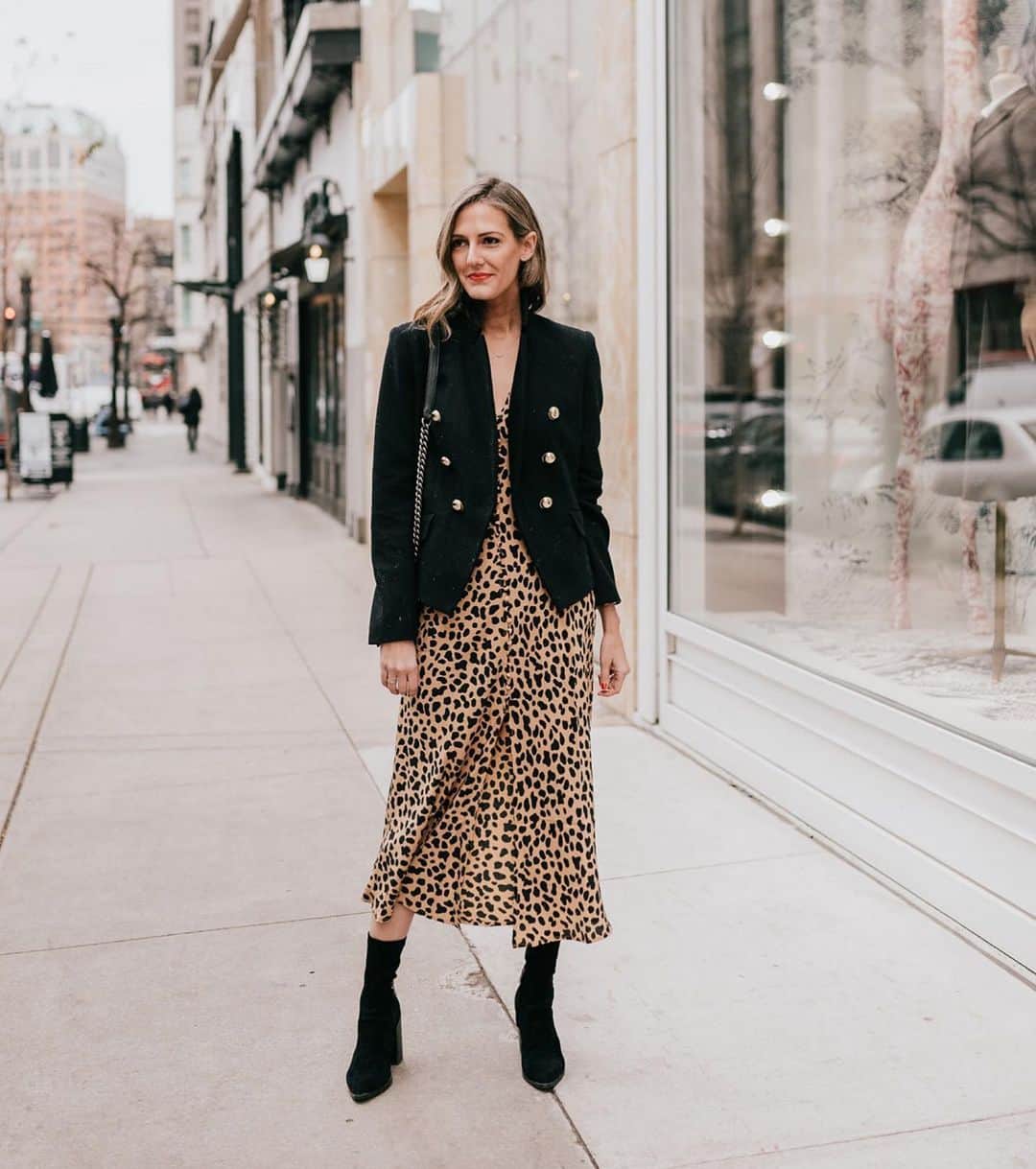 Anna Jane Wisniewskiのインスタグラム：「Last week I said a midi animal print dress was a fall must-have...and it is! I bought this @rixo dress last year and am about to go home to see if so can still get some wear out of it until I get too big. The best part? You can find one at any price point.  PS this jacket is part of @blaireadiebee x @nordstrom collection last year and I can’t wait to see what she releases this year!  http://liketk.it/2ES19 #liketkit @liketoknow.it #ootd #leoparddress #chicagoblogger 📸 @ironandhoney」