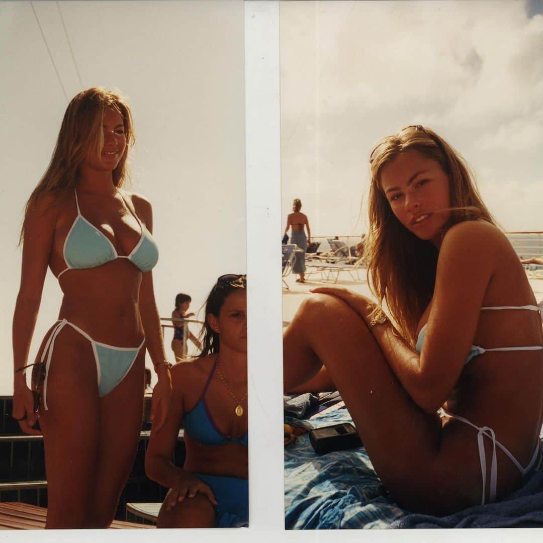 ソフィア・ベルガラさんのインスタグラム写真 - (ソフィア・ベルガラInstagram)「#tbt The 90’s Miami beach Fl🌴🌴🌴😂」9月13日 10時24分 - sofiavergara