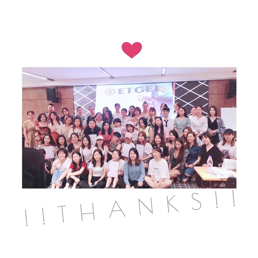 のインスタグラム：「!! big thanks !!﻿ mda × ETGEL : SP nail art seminar @ Guangzhou﻿ ﻿ 広州でETGELを使ったmdaセミナークラスを開催させて頂きました💗﻿ ﻿ 参加のネイリストさんがみんな本熱心でHOTでした🔥❣️😆💗﻿ ﻿ DUMI beauty の皆様、﻿ オーナーのココさん、﻿ 大変お世話になりました。 ^^﻿ ﻿ モデルさんの仕込みは今回アシスタントで同行した @mdanail_ai が担当しました。﻿ 沢山動いて、ご飯も美味しい♪って沢山食べてくれたaikoも﻿ お疲れ様 ！ARIGATO👍﻿ ﻿ 謝謝ｲ尓﻿ big thank! & i love u all!﻿ I'm looking forward to seeing you next time in china.﻿ ﻿ #nailseminar #guangzhou #thanks #謝謝 #mda #mdanail #etgel ##mdanail﻿﻿ #mdamayu #nailstanail #nails #nailarts #gelnails #lovenails #nailaddict #trendnails﻿ #fashion #nailholic  #個性派ネイル #上品ネイル #ネイル #ネイルアート#大人ネイル #ネイルサロン銀座 #銀座」