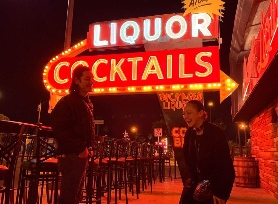 小林尊のインスタグラム：「always find something new, funny, interesting and many stimulating things on any trips. love sharing the moments w @maggiechatter  たびに出たり、 新しい街にいくと いつも楽しい刺激がたくさんみつかる。 それを二人で共有するのが好き。  #throwback #lasvegas #ラスベガス」