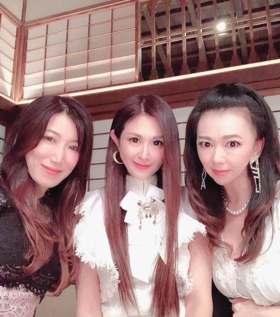 のインスタグラム：「ランチ会のお客様のほとんどがエツコショップのお洋服でした🤣❤️ エツコショップのお洋服を買うと運気が上がる⤴️開運ワンピース👗 #エツコショップ#越野矢素子ビューティトークランチ会」