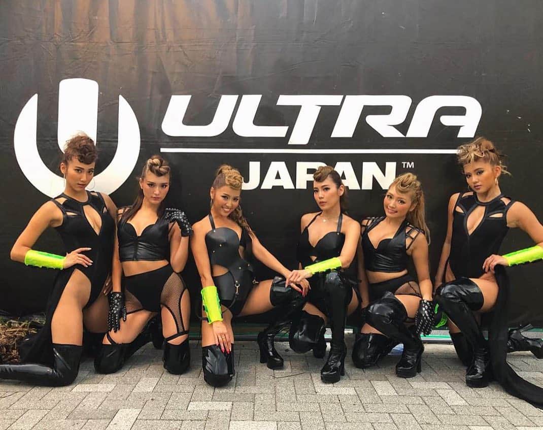 のインスタグラム：「いよいよ今週末 9月14日(Sat)、15日(Sun) の2日間 TOKYO ODAIBA ULTRA PARK II にて開催🔥🎌 CYBERJAPANからDJ Mitomi Tokoto (9/15 出演)、CYBERJAPAN DANCERS (2日両日出演) が、登場決定。 私はDAY1に出演します💋 * ■ 9/14(Sat) ULTRA JAPAN 2019 -DAY1- HEADLINER DJ: DJ SNAKE, Steve Aoki, Pendulum TRINITY, NETSKY, Snails and more. CYBERJAPAN DANCERS: RiRi, Yuriya, Juri, Kozue, Sakura, Mirin ULTRA ANGELS: MikaT * ■ 9/15(Sun) ULTRA JAPAN 2019 -DAY2- HEADLINER DJ: AFROJACK, Galantis, Dash Berlin, Kayzo, INFECTED MUSHROOM and more. CYBERJAPAN DANCERS: Kanae, Kazue, Karen, Kana, Haruka,Junon ULTRA ANGELS: MikaT * * * #ULTRAJAPAN #ULTRAJAPAN2019 #CYBERJAPAN」